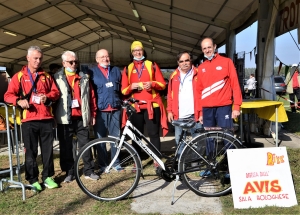 Solidarietà oltre la pioggia alla &quot;Pigiama Run&quot;: sole protagonista alla &quot;Camminata Marconiana&quot; e &quot;Camminata campagnola&quot;.