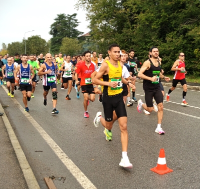 Davide Sughi e Valentina Odaldi dominano la maratonina di Calderara . Prossimo appuntamento : 10 novembre &quot;Memorial Massimo Miccoli&quot;