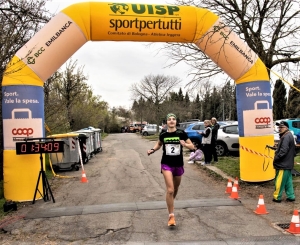 Luis Matteo Ricciardi e Valentina Landuzzi i vincitori della &quot;Maratonina dei colli bolognesi&quot; . Numero di partecipanti da applausi alla &quot;Camminata della raviola&quot; e &quot;Eco camminata sò e zò par l&#039;erzen&quot;.Appuntamento il 26 marzo a Lovoleto di Bentivoglio