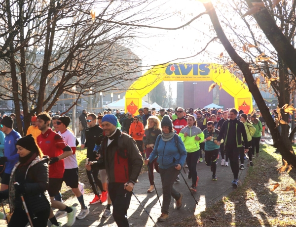 Oltre 1.200 in marcia ad Anzola e Bologna si prepara a un weekend da capitale dello sport.