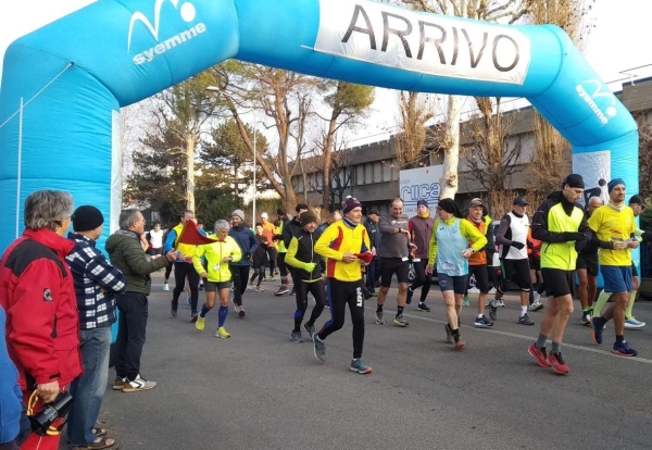 Quattrocento podisti in maschera alla camminata di Re Bertoldo. Compleanni in corsa  al trofeo &quot;CIICAI&quot; . Ultima domenica di febbraio ad Anzola dell&#039;Emilia per la &quot;2 Mulini&quot;.